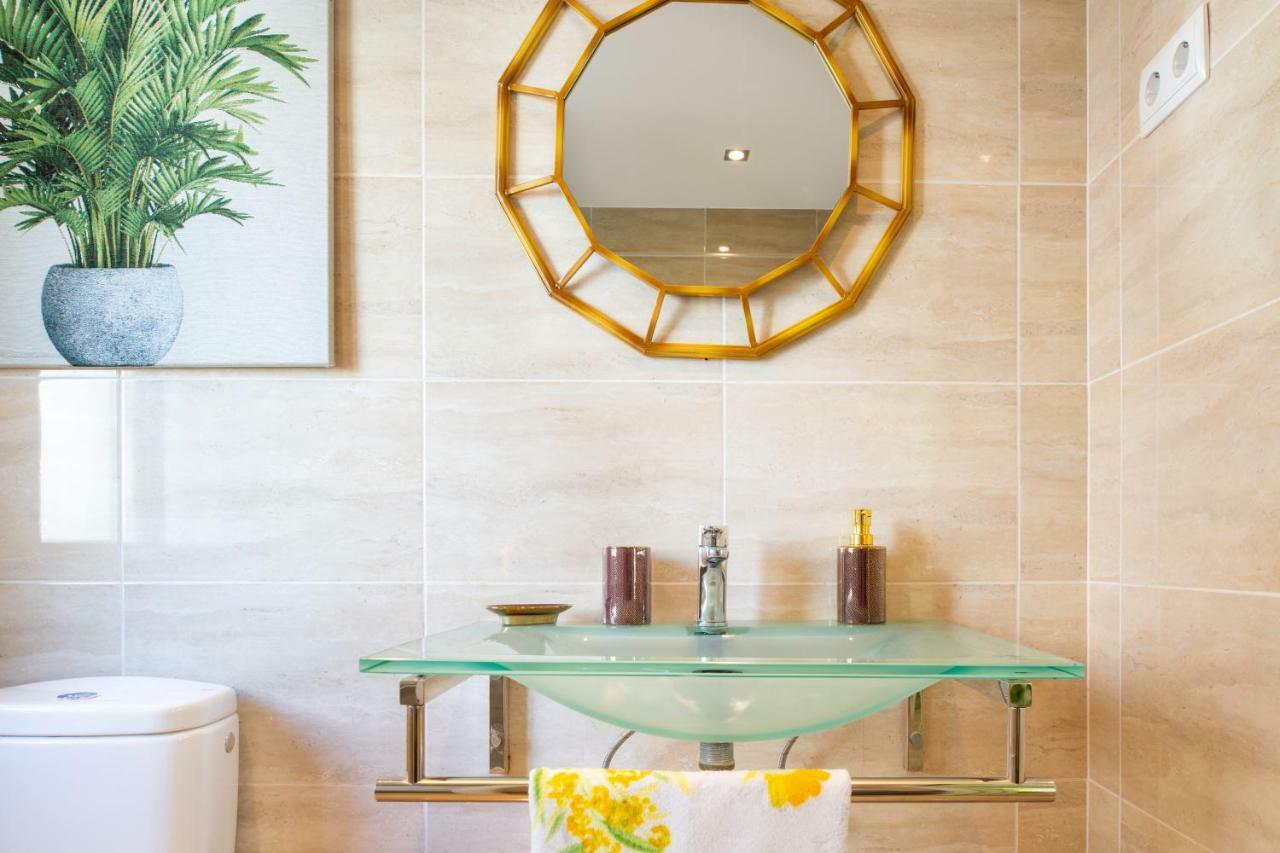 Malagueta Malibu Apartment มาลากา ภายนอก รูปภาพ