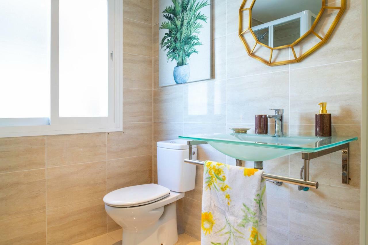 Malagueta Malibu Apartment มาลากา ภายนอก รูปภาพ